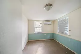 691 Cedar Street S, Matagorda, TX 77414 - Photo 6