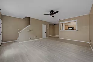 9800 Pagewood Ln, Houston, TX 77042 - Photo 10