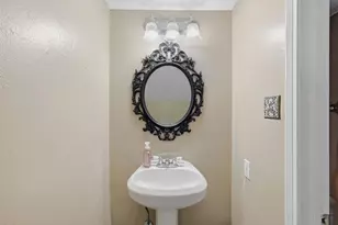 9800 Pagewood Ln, Houston, TX 77042 - Photo 18