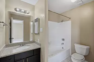 9800 Pagewood Ln, Houston, TX 77042 - Photo 24