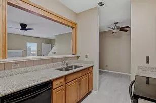 9800 Pagewood Ln, Houston, TX 77042 - Photo 16