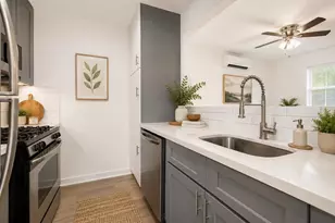 5718 Eskridge St, Houston, TX 77023 - Photo 2
