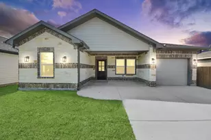 604 Miriam St, Baytown, TX 77520 - Photo 1