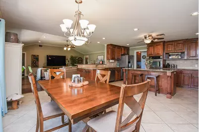 2101 Meadow Lane, El Campo, TX 77437 - Photo 10