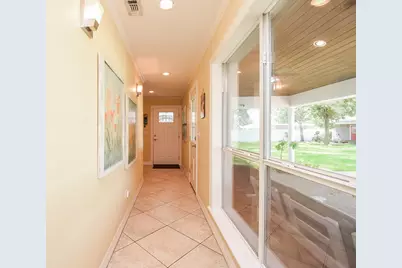 2101 Meadow Lane, El Campo, TX 77437 - Photo 6