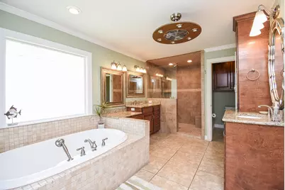 2101 Meadow Lane, El Campo, TX 77437 - Photo 18