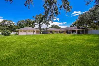 2101 Meadow Lane, El Campo, TX 77437 - Photo 32