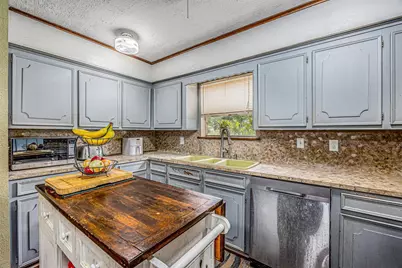 5814 Russell Lane, Baytown, TX 77521 - Photo 14