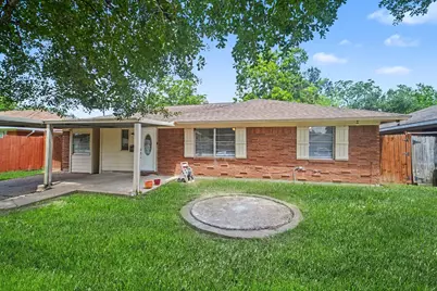 2121 Hickory Lane, Pasadena, TX 77502 - Photo 2
