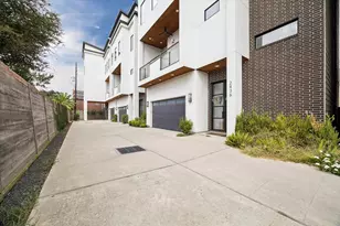 2434 Nantucket Dr, Houston, TX 77057 - Photo 2