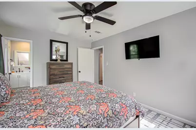 4123 Wuthering Heights Drive, Houston, TX 77045 - Photo 18