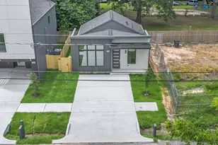 1277 Dewalt St, Houston, TX 77088 - Photo 36