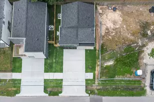 1277 Dewalt St, Houston, TX 77088 - Photo 48