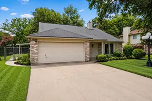 2316 Francis Dr, Pearland, TX 77581 - Photo 2