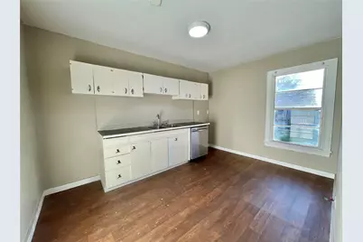 326 Circle Way Street, Lake Jackson, TX 77566 - Photo 6