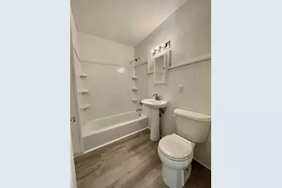 326 Circle Way Street, Lake Jackson, TX 77566 - Photo 8