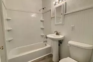 326 Circle Way St, Lake Jackson, TX 77566 - Photo 8