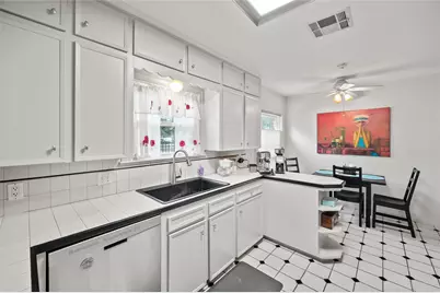 2229 Maroneal Street, Houston, TX 77030 - Photo 14