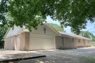 4601 Reveille St, Houston, TX 77087 - Photo 2