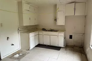 7326 Le Havre Rd, Houston, TX 77033 - Photo 6