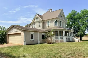 402 Cedar St, Hearne, TX 77859 - Photo 2