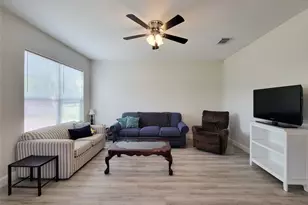 1306 Appomattox Dr, Texas City, TX 77591 - Photo 4