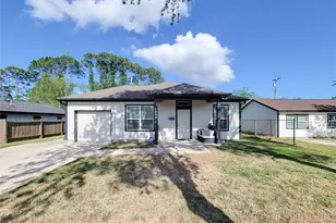 1306 Appomattox Dr, Texas City, TX 77591 - Photo 1