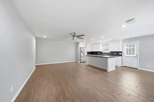 7019 Oak Bough Dr, Houston, TX 77088 - Photo 2