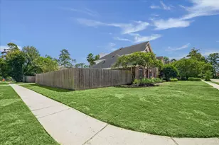30122 Falher Dr, Spring, TX 77386 - Photo 2