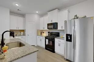 11208 Danny Ln, Willis, TX 77318 - Photo 6