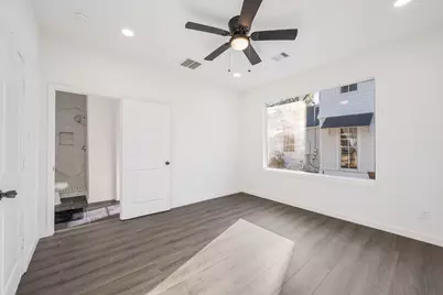 906 E Washington Avenue, Navasota, TX 77868 - Photo 8