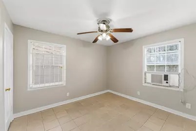 4814 Burma Road, Houston, TX 77033 - Photo 10