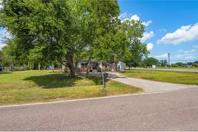 102 Avenue F, Alvin, TX 77511 - Photo 18