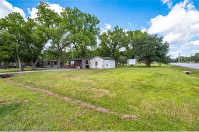 102 Avenue F, Alvin, TX 77511 - Photo 4