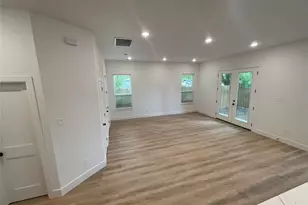 5312 Denmark St, Houston, TX 77028 - Photo 6