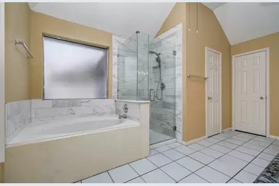 16218 Ruffian Drive, Friendswood, TX 77546 - Photo 12