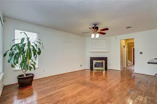 16218 Ruffian Dr, Friendswood, TX 77546 - Photo 8