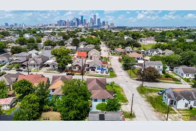 4508 Schroeder Street, Houston, TX 77011 - Photo 2