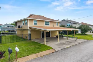 550 Pompano St, Bayou Vista, TX 77563 - Photo 2