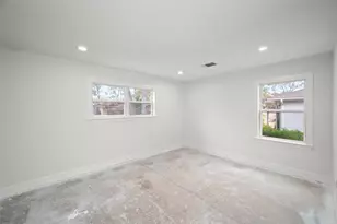 7727 Fairdale Ln, Houston, TX 77063 - Photo 14