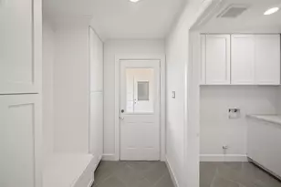 7727 Fairdale Ln, Houston, TX 77063 - Photo 12