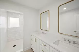 7727 Fairdale Ln, Houston, TX 77063 - Photo 22