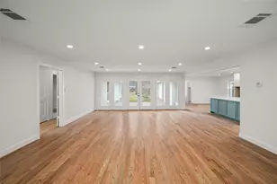 7727 Fairdale Ln, Houston, TX 77063 - Photo 4