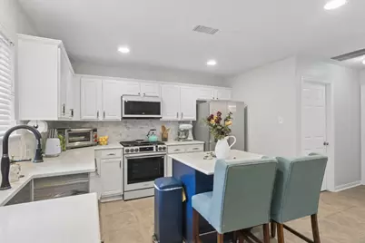 126 W Drifting Shadows Cir, Conroe, TX 77385 - Photo 12