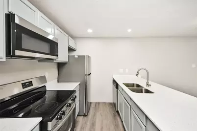 781 Country Place Drive #1017, Houston, TX 77079 - Photo 18