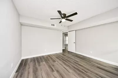 781 Country Place Drive #1017, Houston, TX 77079 - Photo 4