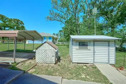 8805 Lakeshore Drive, Montgomery, TX 77316 - Photo 36