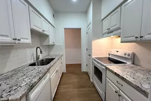 2425 Underwood St, Houston, TX 77030 - Photo 2