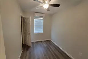 715 11th St, Dickinson, TX 77539 - Photo 6