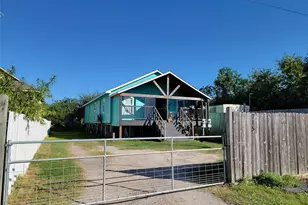 715 11th St, Dickinson, TX 77539 - Photo 14